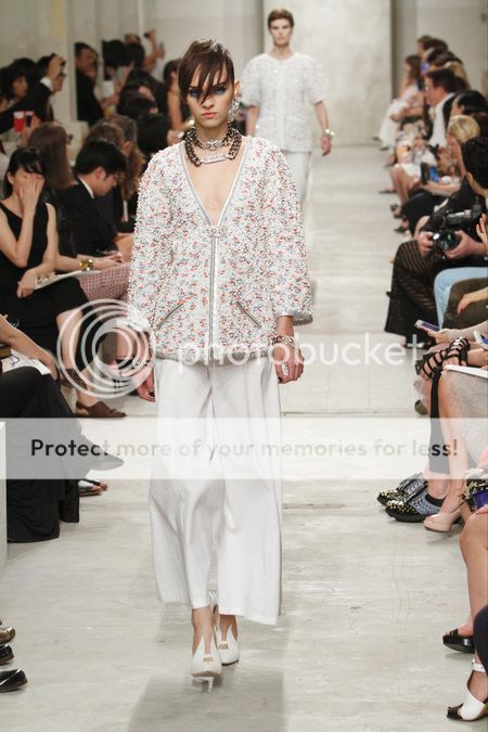 photo CHANEL_046_1366450x675_zps30561fb7.jpg