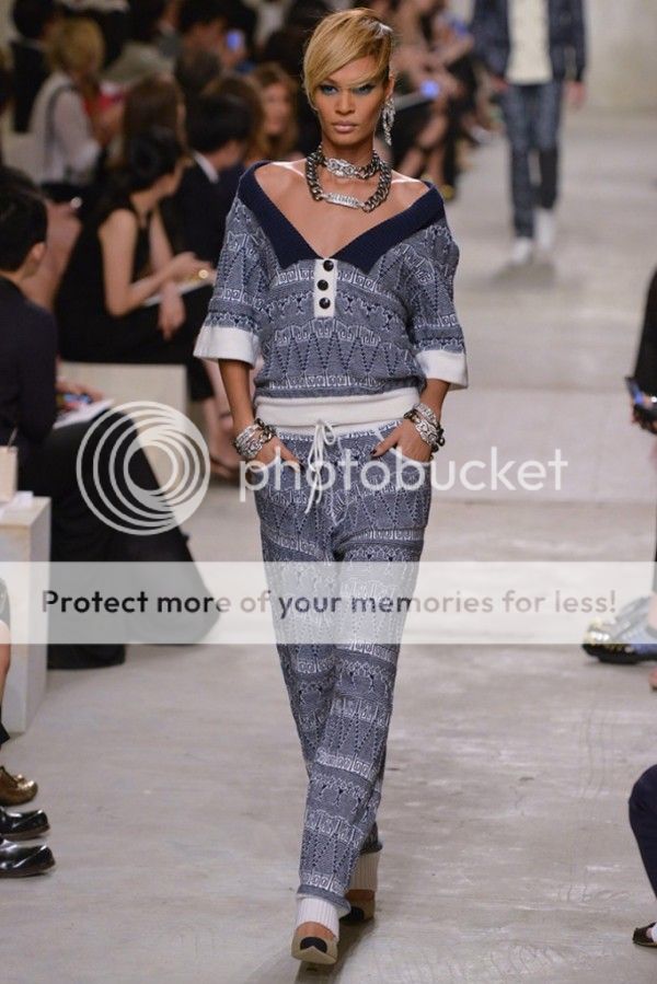 photo Chanel-Resort-2014-Collection-20-600x899_zpsf1d3f742.jpg